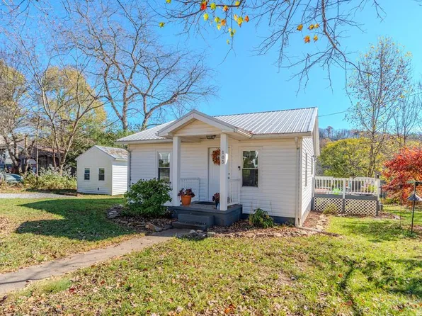 105 Hillside St, Franklin, NC 28734