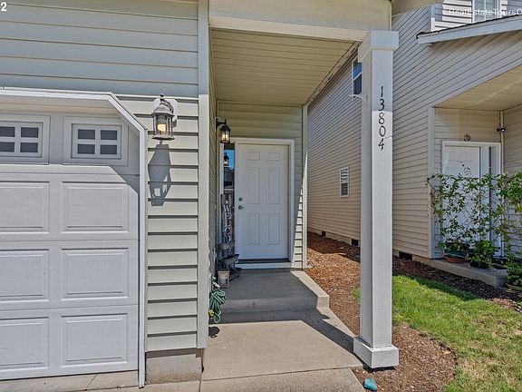 3rd image of 13804 NE 63rd St