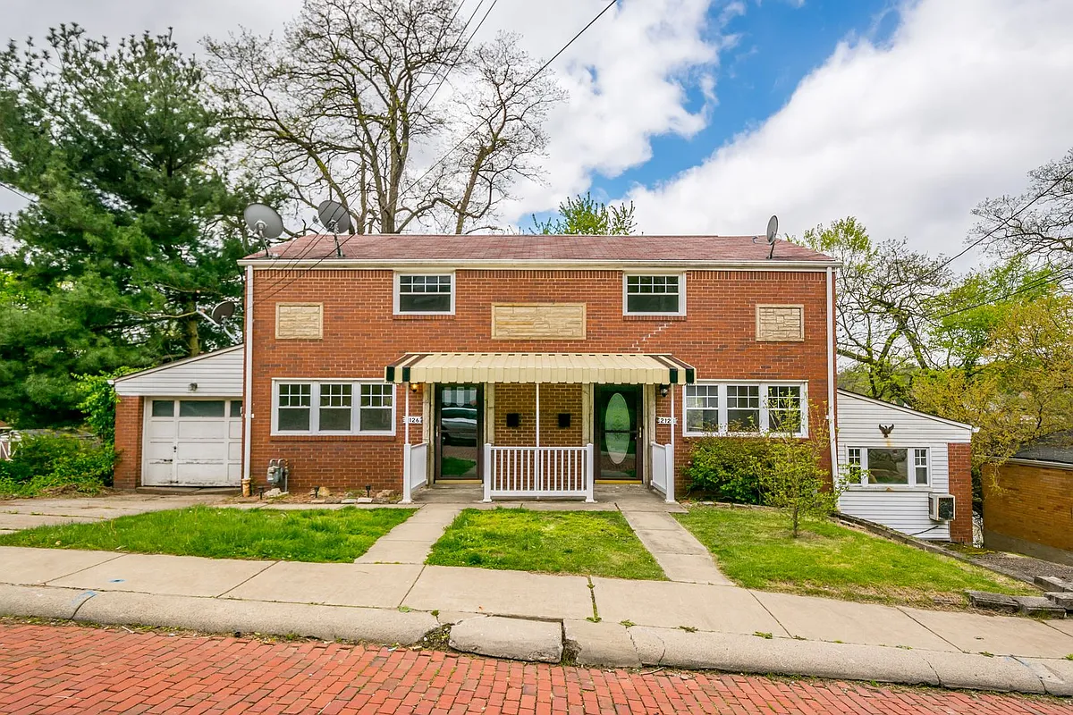 Building Photo - 2124 Fairland St