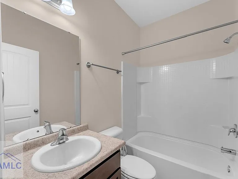 139 W West Winn Ave — Photo 9