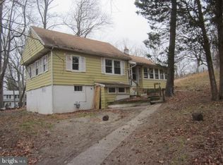 221 Lake Ave, Clementon, NJ 08021