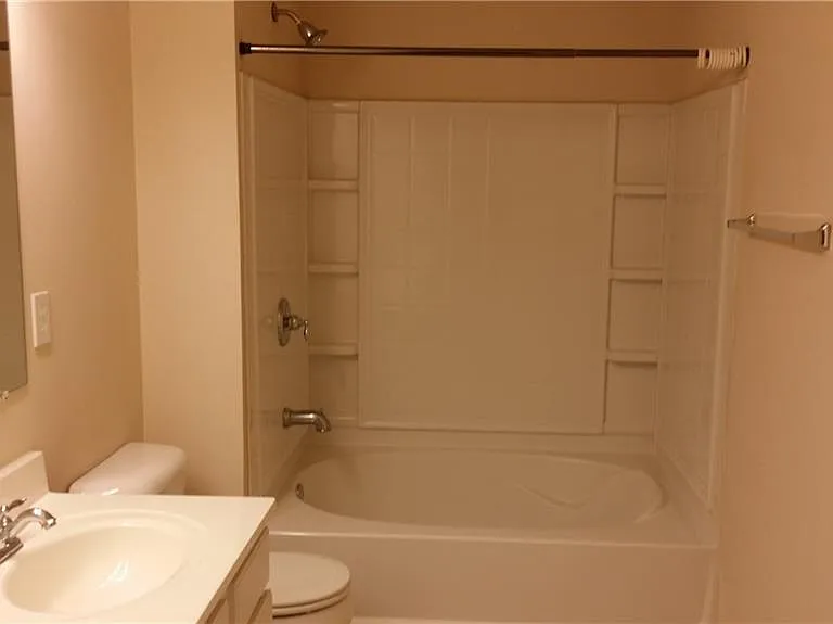 2199 Landing Walk Dr — Photo 11