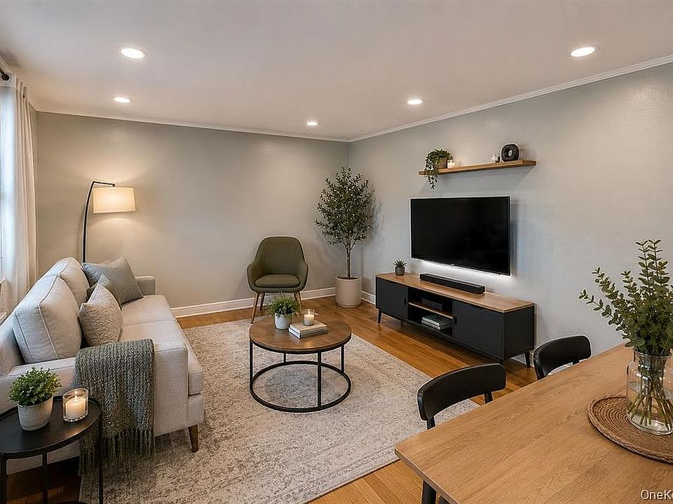 1st image of 21722 73rd Ave #2