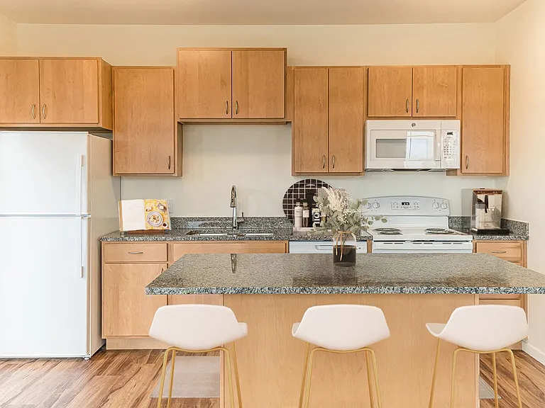 Ashlynn Ridge 55+ Apartments — Photo 32