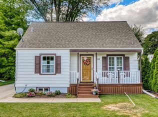 1115 S Calhoun Rd, Brookfield, WI 53005