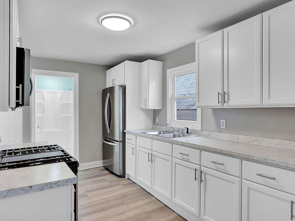 1st image of 190 Whitney Pl #B