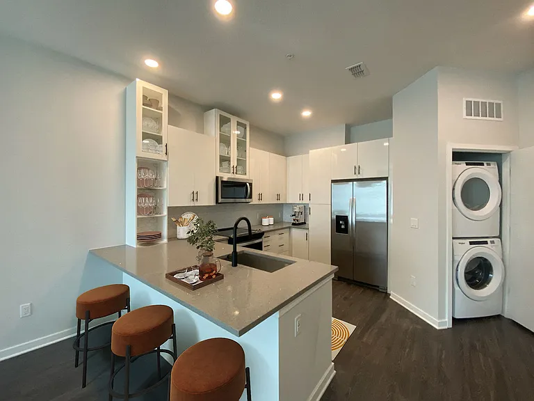 Cirrus Apartments — Photo 35
