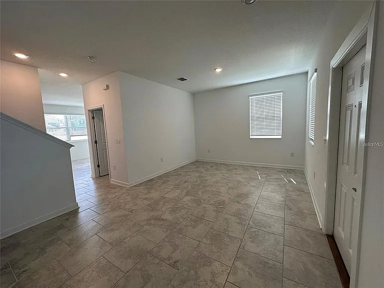 2911 Addison Blvd — Photo 7