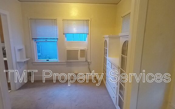 4th image of 1019 H St APT 4