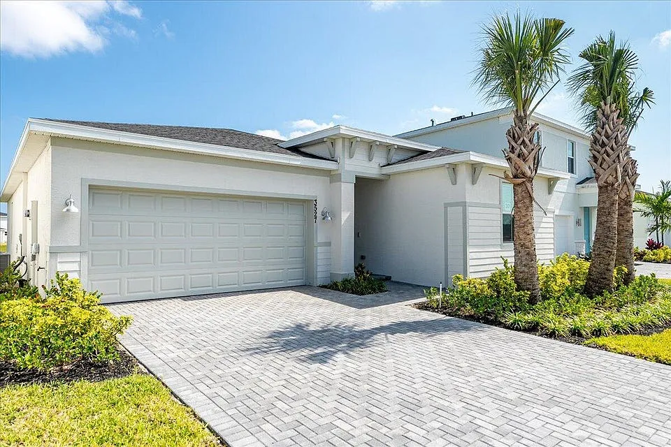 4 bed, 2.0 bath, $2,600 — Photo 3