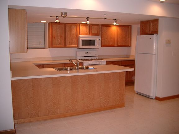 2nd image of 3905 N Francisco Ave #B