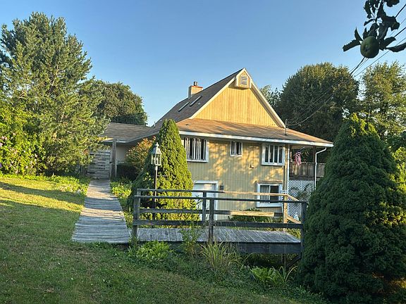 3rd image of 26 Dwight Rd