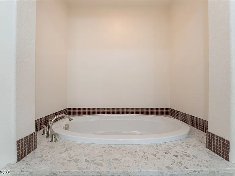 9835 High Alpine St — Photo 32