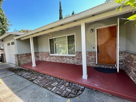 2nd image of 3852 Magnolia Dr