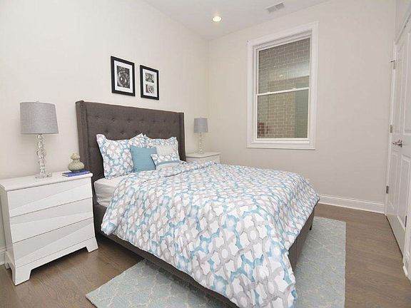 5th image of 1517 W Diversey Pkwy APT 3E