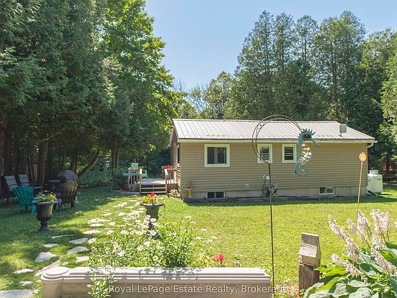 5th image of 50 Rogers Cres