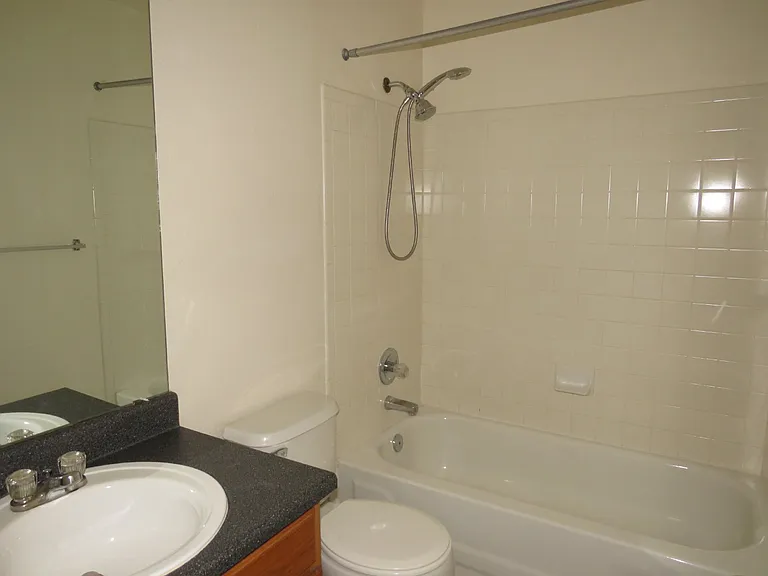 2014 Cedarhill Dr #D — Photo 10