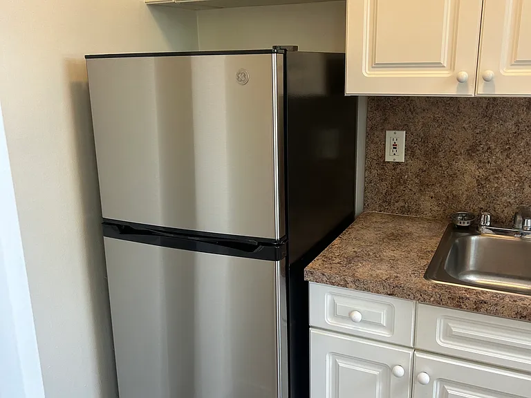 1445 Shore Pkwy #2K — Photo 2