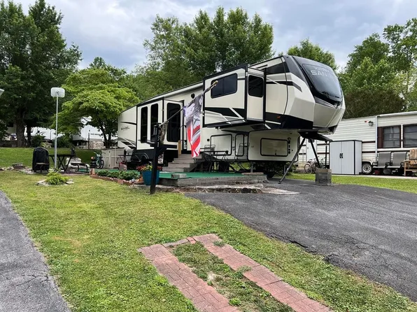 4229 E Pkwy Lot 131, Gatlinburg, TN 37738
