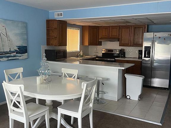 4th image of 721 142nd St Unit 114