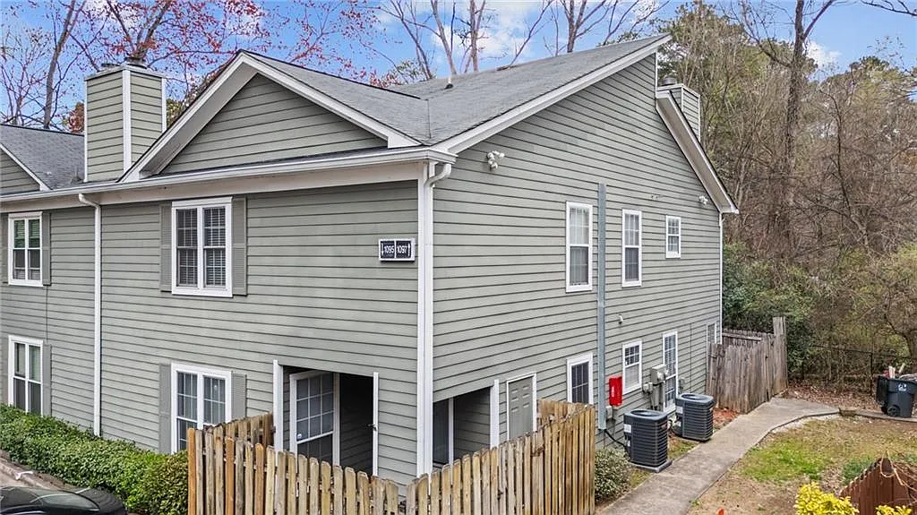 1097 Rock Creek Ln photo 1