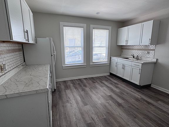 5th image of 115 Smith St