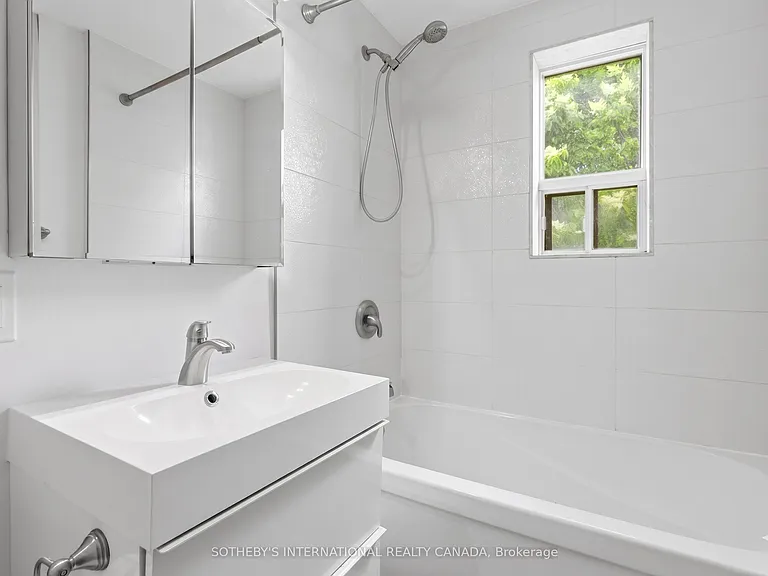 676 Beresford Ave #UPPER — Photo 15