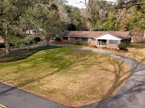 1605 Pineland Dr, Bainbridge, GA 39819