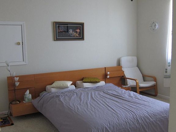 Upstairs Bedroom 2
