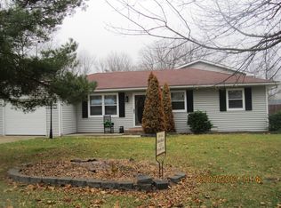 206 S Sunset Ln, Centralia, MO 65240
