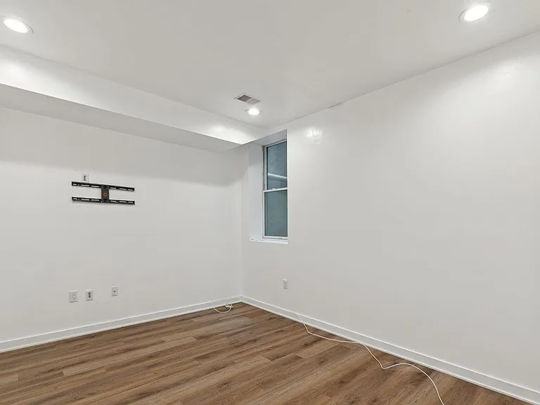 2219 N Hope St — Photo 11