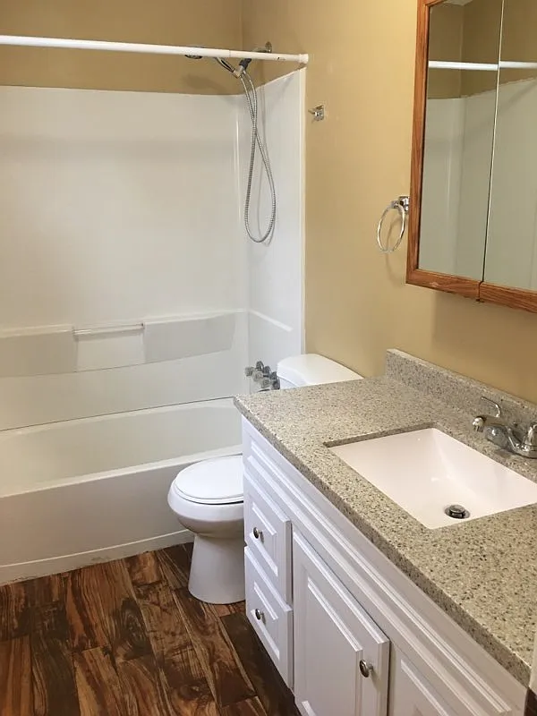 3 bed, 1350 sqft, $1,390 — Photo 3