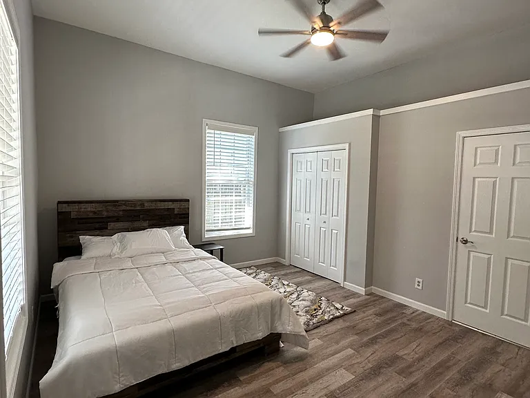 885 Crew St SW — Photo 5