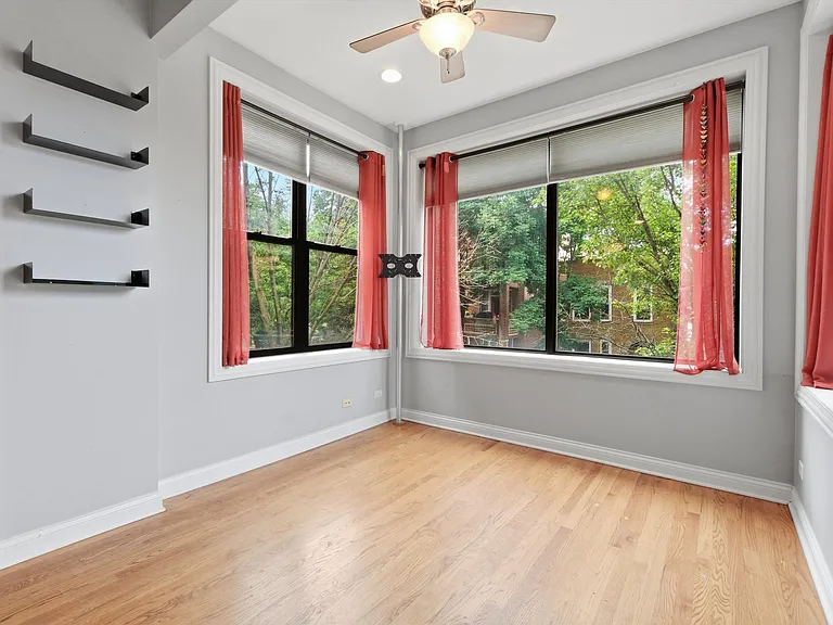 2610 W Iowa St #2F — Photo 3