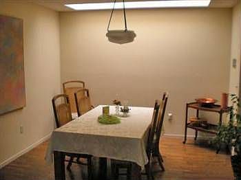4th image of 344 Dahlia Dr