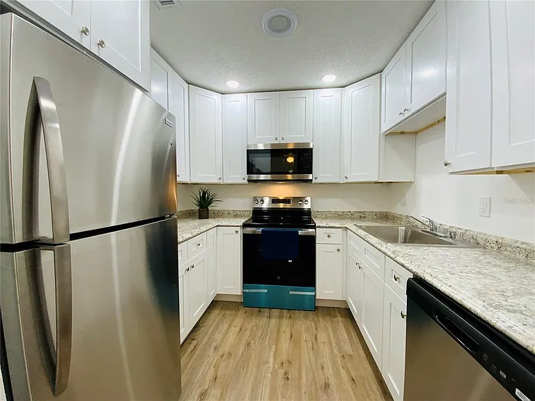 305 E Wellington Ct #62 — Photo 9