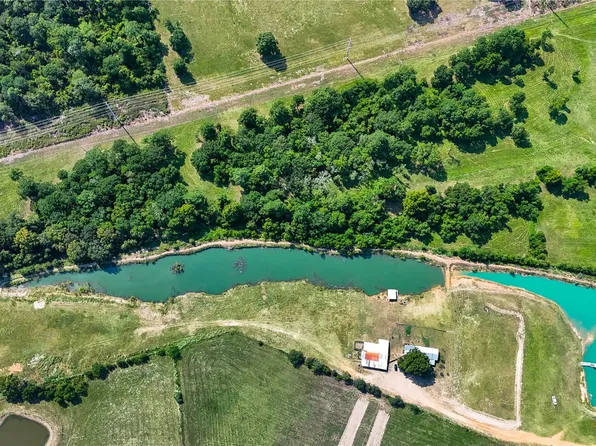 10802 County Road 203, Plantersville, TX 77363