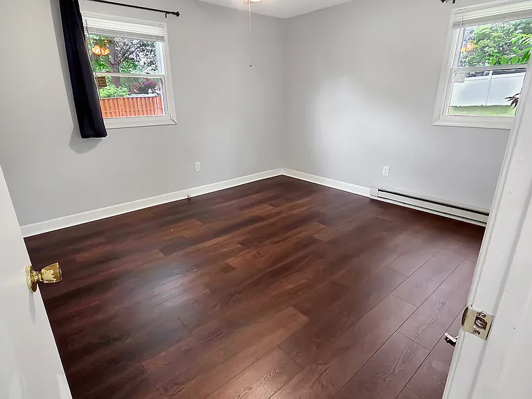 742 Elmhurst Rd — Photo 12