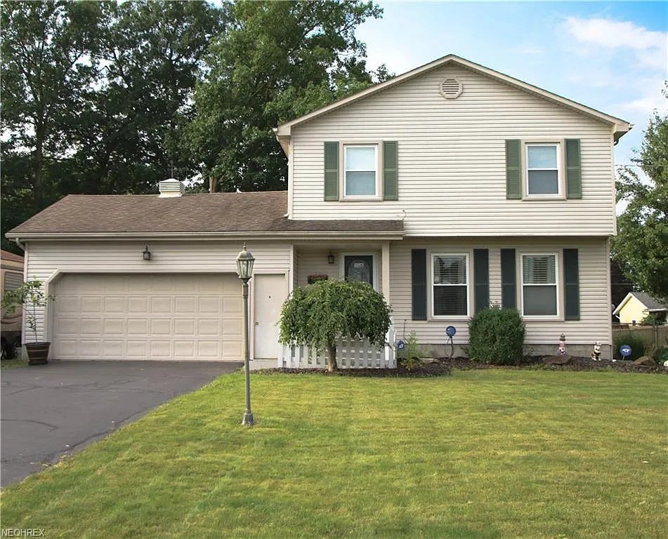 1922 Cloverbrook Dr photo 1