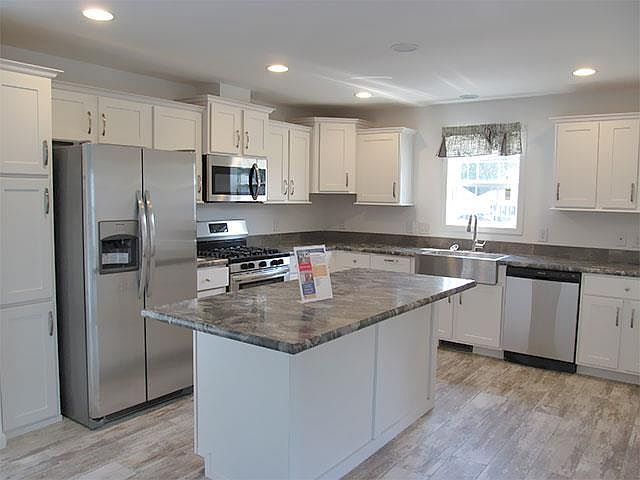 2nd image of 37 Redwood Ln