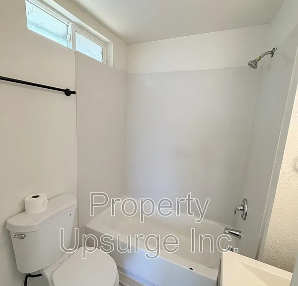1794 6th Ave #B — Photo 2