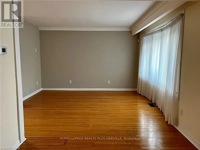 694 Niagara St #UPPER — Photo 6