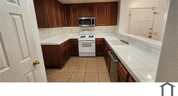 25816 Iris Ave — Photo 11