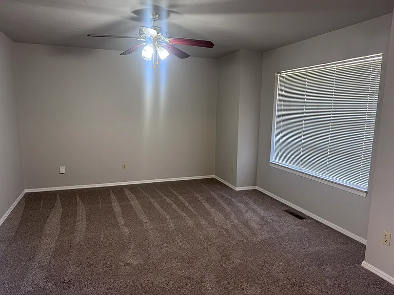 12216 Sylvester Dr — Photo 17
