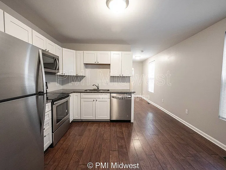 1439 S East St — Photo 7