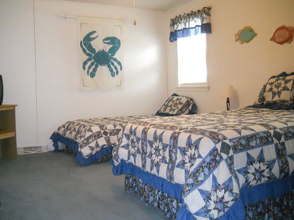5th image of 460 Marine Dr