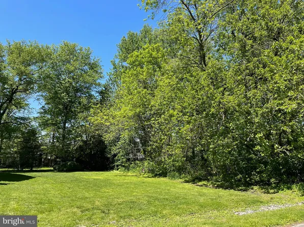 9 Ashland Ave, Barrington, NJ 08007