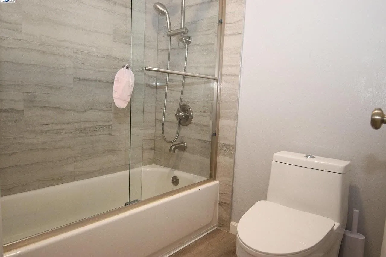 424 Orange St — Photo 3