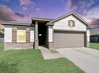 330 Kickapoo Dr, Anahuac, TX 77514
