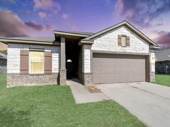 330 Kickapoo Dr, Anahuac, TX 77514